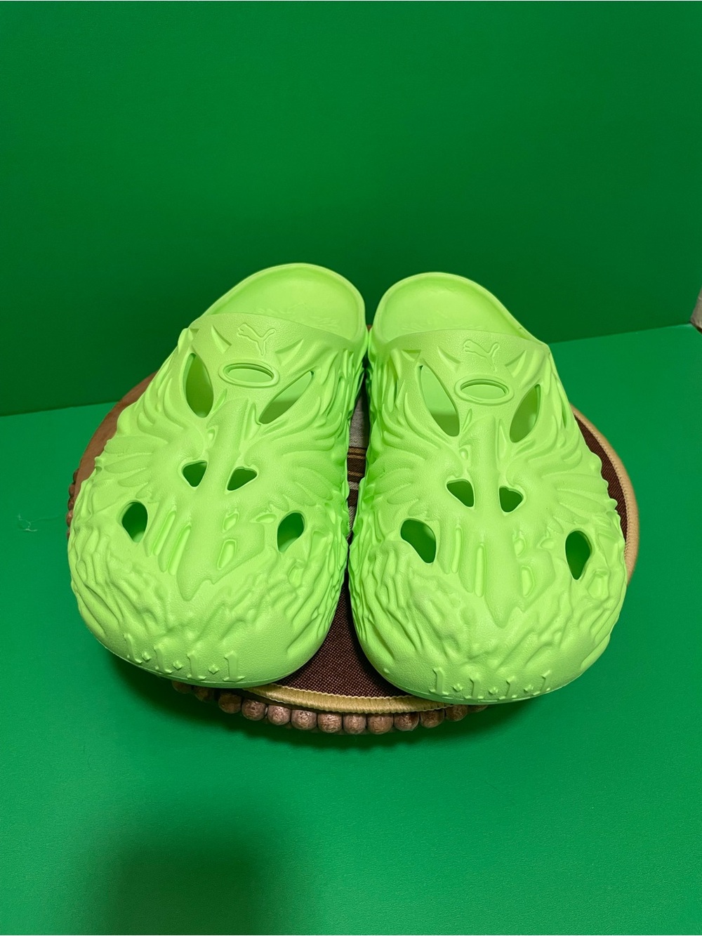 Puma Lamelo Neon Green Foam Clogs men’s size 11